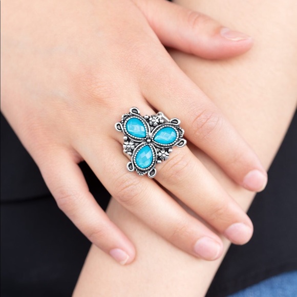 Ambrosial Garden - blue - Paparazzi ring